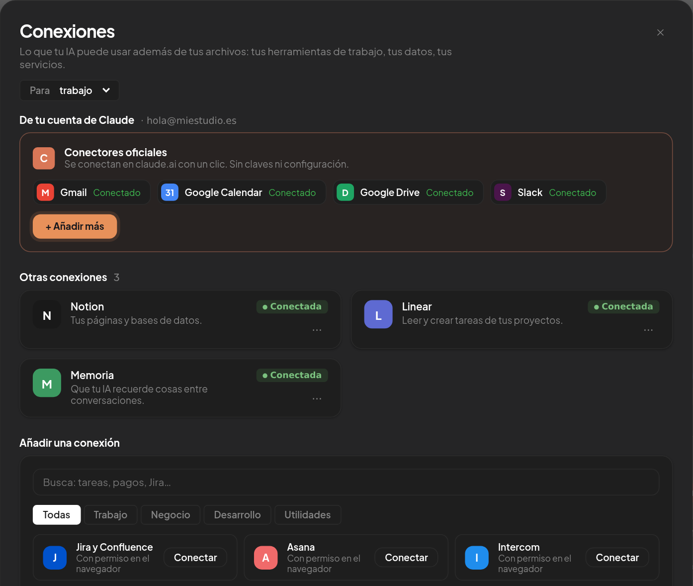 La hoja «Conexiones» de Atelia: los conectores oficiales de tu cuenta de Claude (Gmail, Google Calendar, Google Drive y Slack), otras conexiones MCP (Notion, Linear y Memoria) y el catálogo para añadir más.